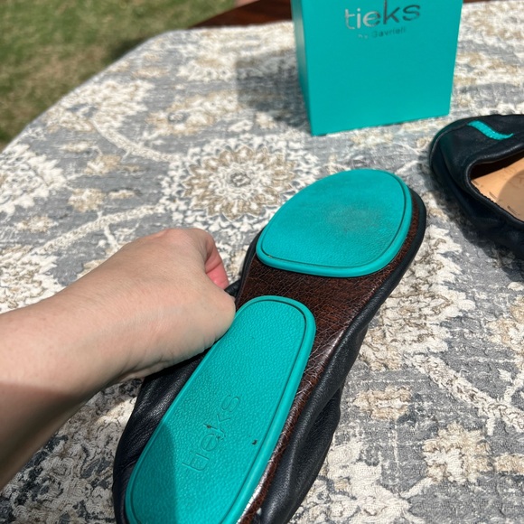 Tieks Matte Black Ballet Flats - Size 8 - Picture 9 of 16